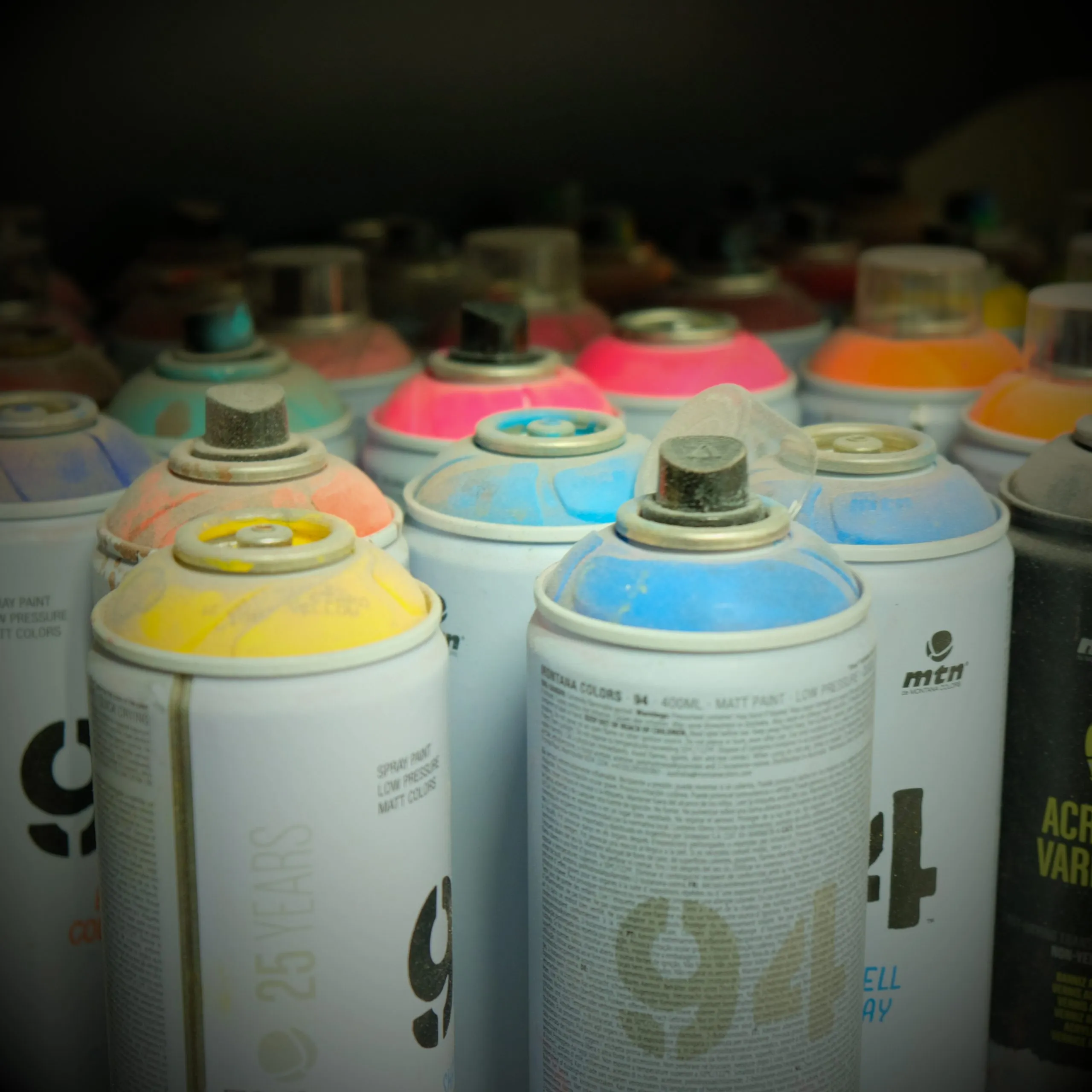 Bombes de peinture et pigments pour design personnalisé