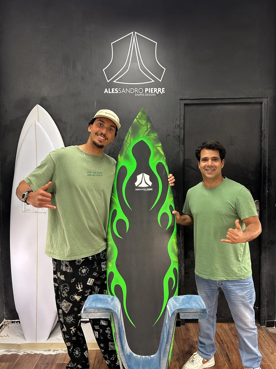 Sinoe Cronier en action, surf Alessandro Pierre Surfboards