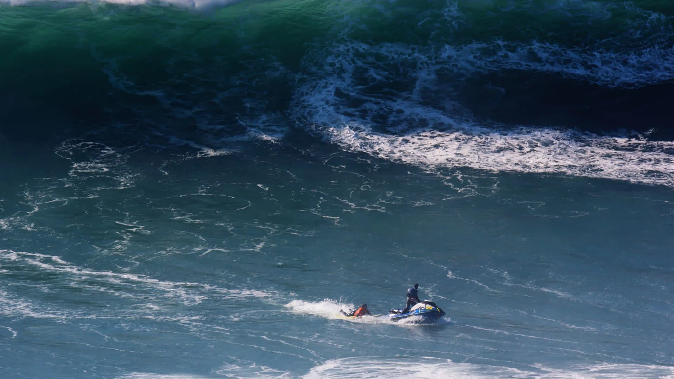 Xabi Lopez en action, surf Alessandro Pierre Surfboards